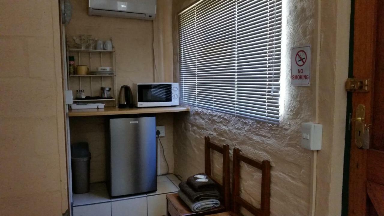 Calvinia Guesthouse Екстер'єр фото