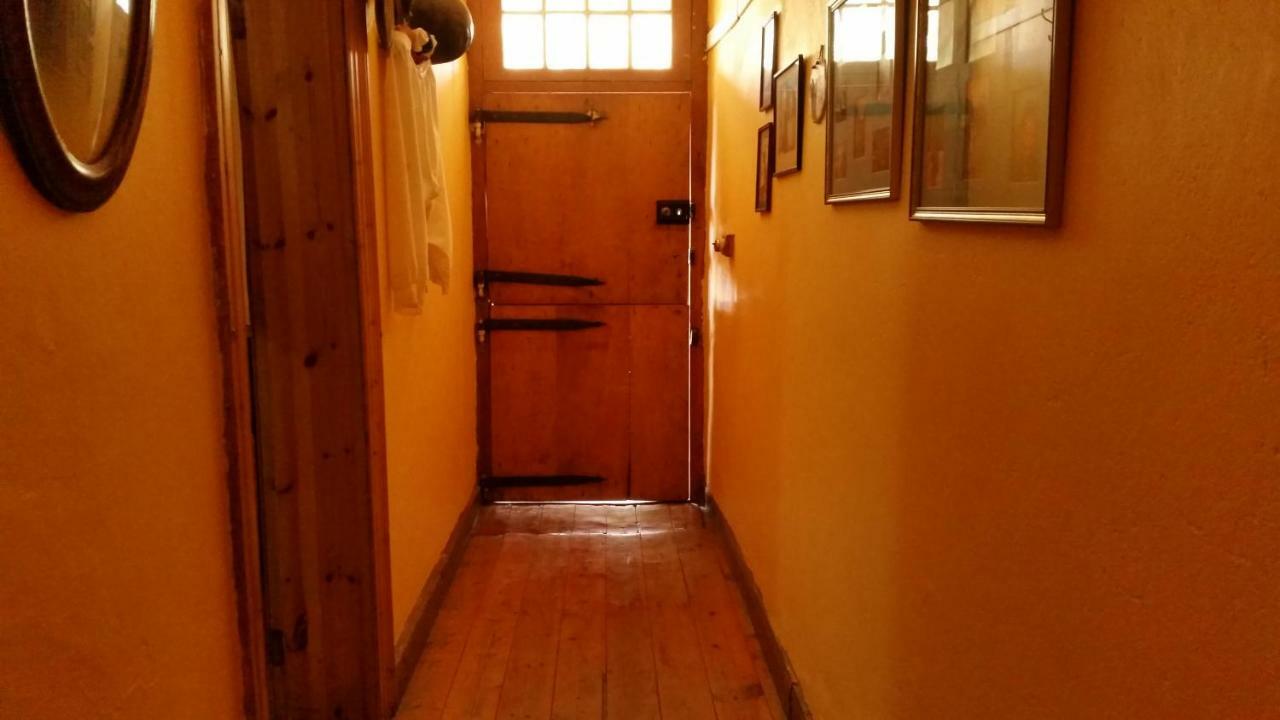 Calvinia Guesthouse Екстер'єр фото