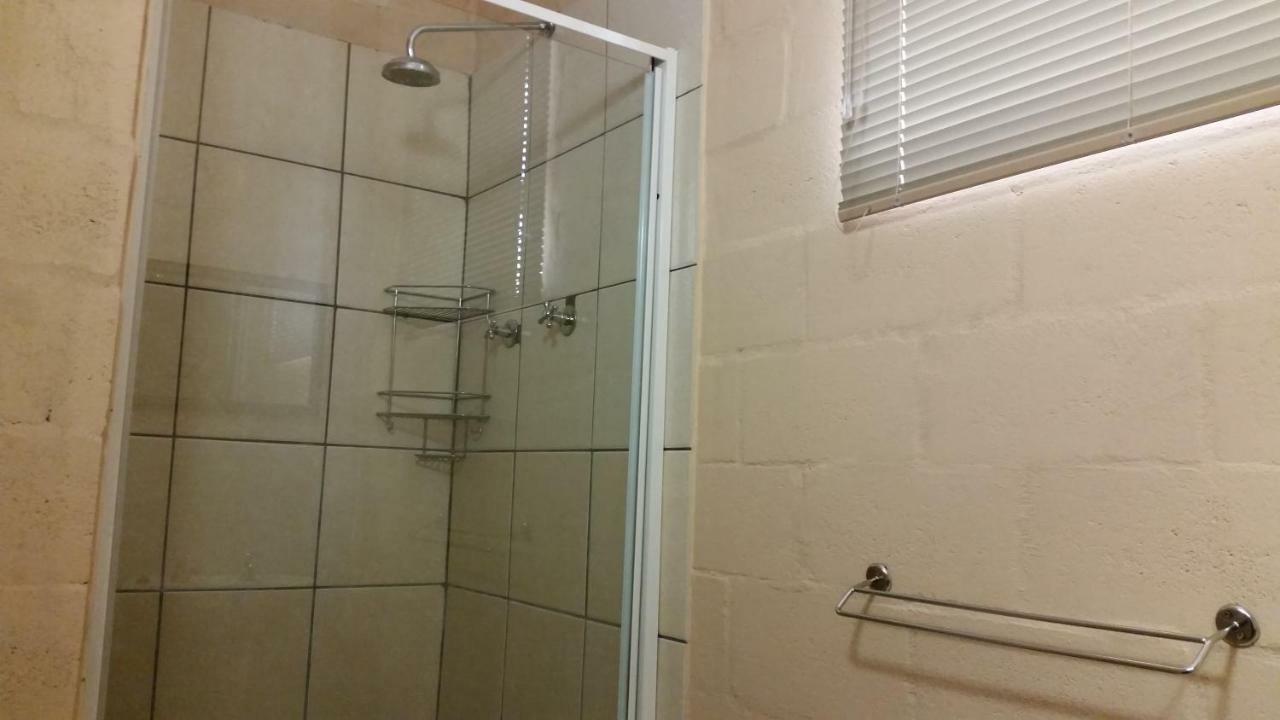 Calvinia Guesthouse Екстер'єр фото