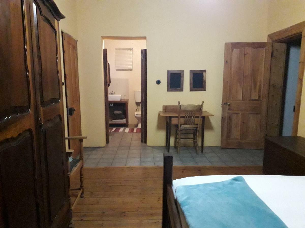 Calvinia Guesthouse Екстер'єр фото