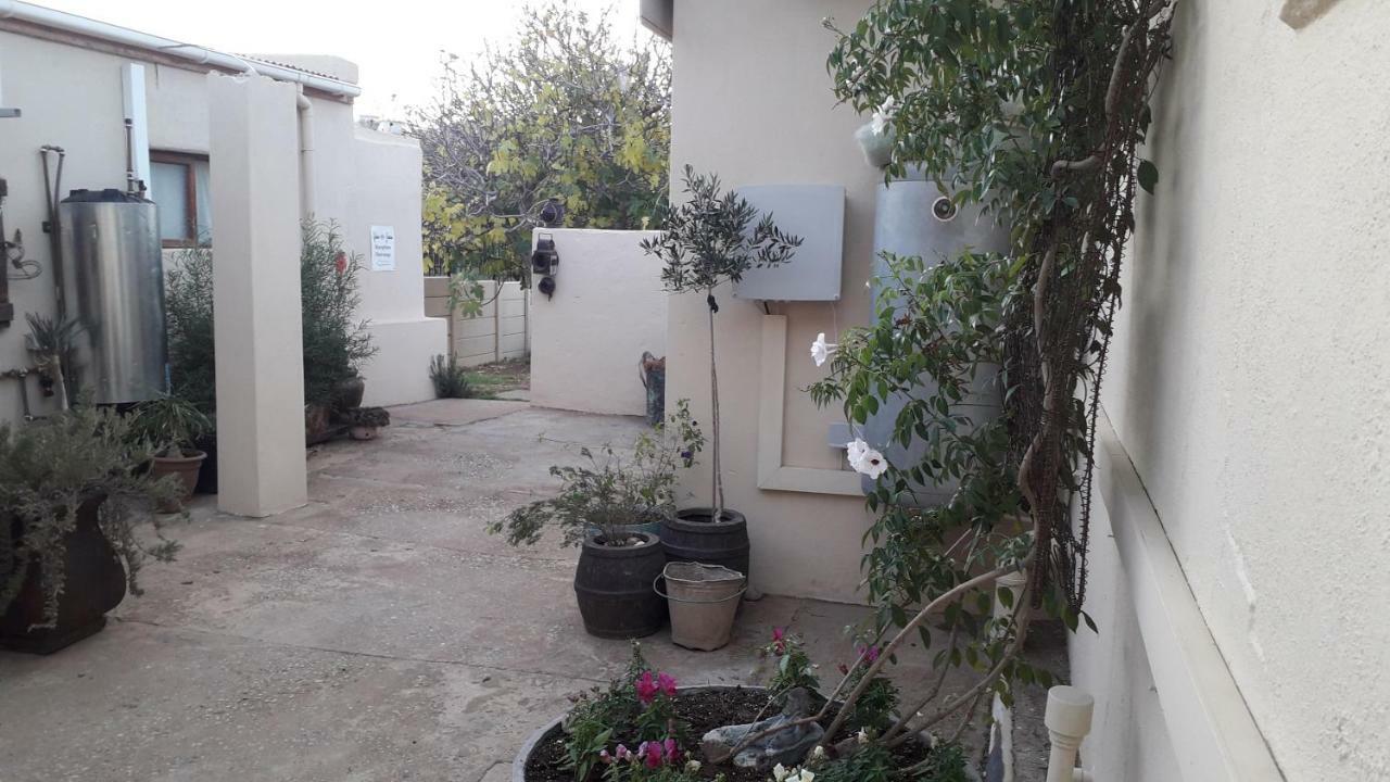 Calvinia Guesthouse Екстер'єр фото